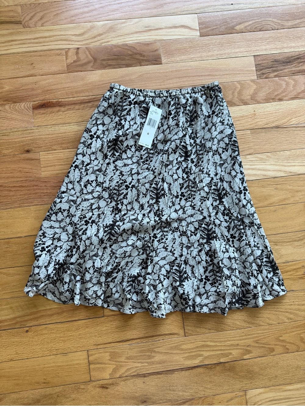 Jones New York Black and Cream Floral A-Line Skirt